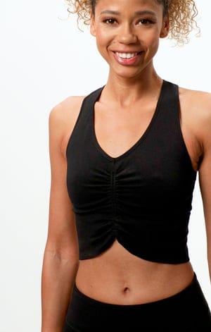 OGNX Yoga BH Cropped Top. Damen Yoga BH, schwarz, Größe I-III, recyceltes Polyester. Nachhaltige Yogakleidung