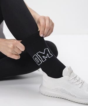 OGNX Socke OM. Frauen Sport Socken schwarz, Gr. 35-42, 87% Bio Baumwolle, 19% rec. Polyamid, 3% Elasthan Nachhaltige Yoga Kleidung