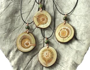 Naturlieb Schmuckset (Amulett und Armband) Element Wasser - Lärchenholz