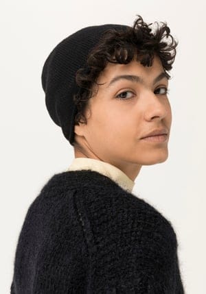 hessnatur Damen Mütze aus Schurwolle mit Kaschmir - schwarz - Größe 23x24 cm