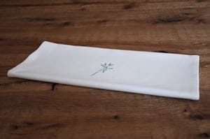 luscinia Tischläufer "Zarte Blume" handbedruckt