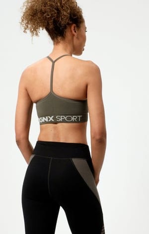 OGNX Sports Bra Crossback. Frauen Yoga BH Grün. Cups A-E. 95% recyceltes polyamid, 5% elasthan. Nachhaltige Yoga Kleidung
