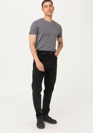 hessnatur Herren Jeans Mads Relaxed Tapered Fit aus COREVA™ Bio-Denim - schwarz - Größe 28/30