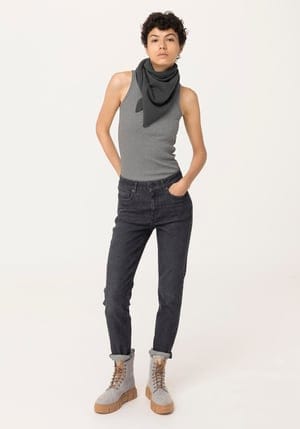 hessnatur Damen BetterRecycling Jeans High Rise Slim Fit aus Bio-Denim - schwarz - Größe 26/30