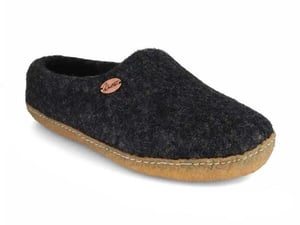 WoolFit Barfuß-Hausschuhe "Footprint" handgefilzt mit Naturgummisohle für Damen und Herren
