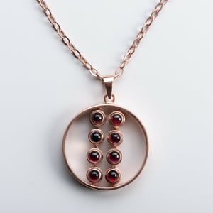 MishMish by WearPositive Vintage Unikat: Gliederkette Granatanhänger