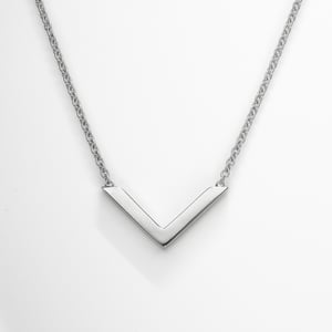 VON KRONBERG Collier VICTORY aus 18 Karat recyceltem Gold - nachhaltig und puristisch!