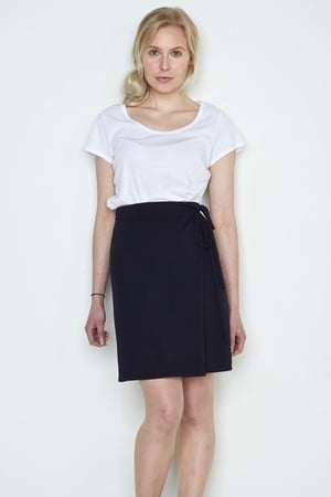 Susan's Fashion dunkelblauer Wickelrock Cara aus Biomerinowolle