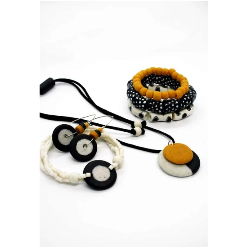 Karma Amulett Halskette - Full-Circle Upcycling Glasschmuck - Mustard & Teal - Global Mamas