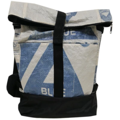 Nyuzi Blackwhite Umhängetasche | recycelt aus Zementsäcken | 2 in 1 Rolltasche und Rucksack in Größe M