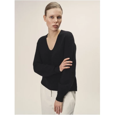 Knitted Pullover Black - Sustainable Merino Wool