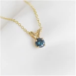 Eppi Blauer Diamant in goldener Halskette Lalom