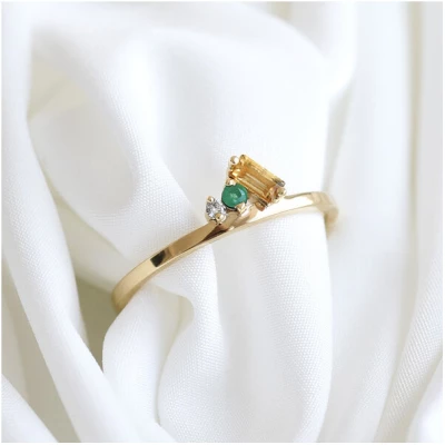 Eppi Cluster-Ring aus Gold mit Citrin, Smaragd und einem Diamanten Dalit