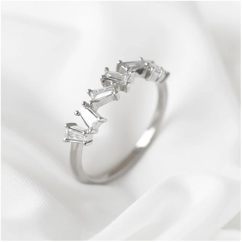 Eppi Minimalistischer Ring mit Lab Grown Diamanten Egino