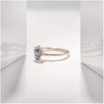 Eppi Verlobungsring mit einem zertifizierten blauen Lab Grown Diamanten Wilf