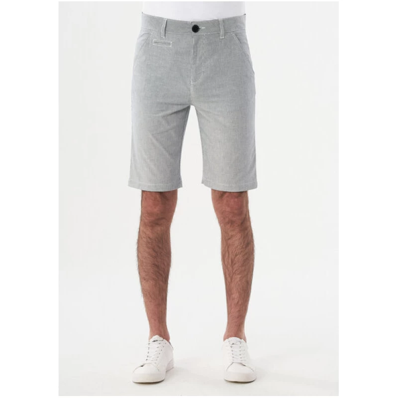 ORGANICATION Slim Chino-Shorts aus Bio-Baumwolle mit Streifenmuster