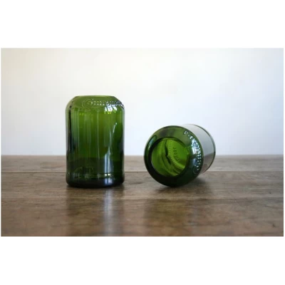 Wandelwerk Vase handgefertigt aus einer Whiskeyflasche, "Die Irische"