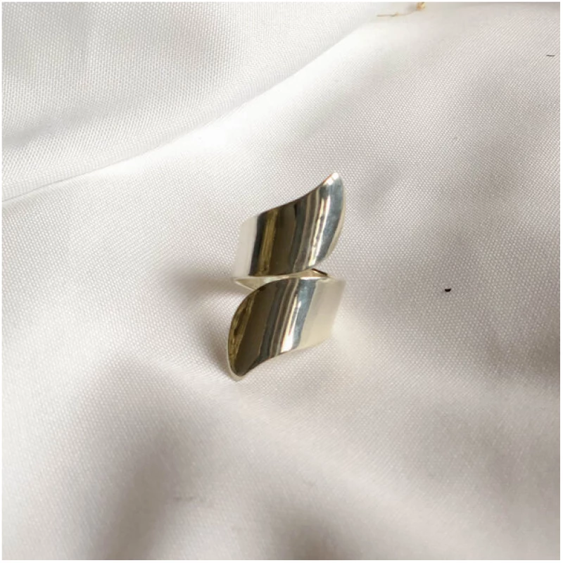 pakilia Silber Ring Blätterform Fair-Trade und handmade