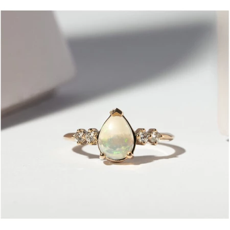 Eppi Opal-Ring mit Diamanten Ammara