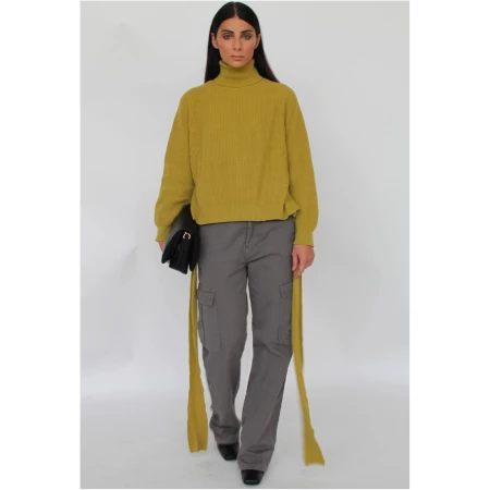 Cashmere Blend turtleneck With Bow On The Back