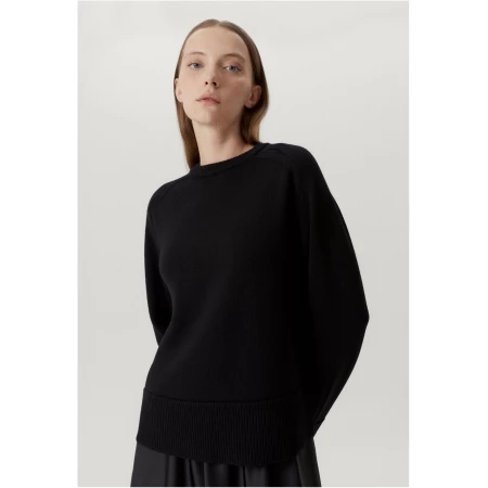 The Merino Wool Boxy Sweater - Black