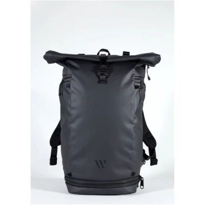 The Day Pack Compact sleek black Tagesrucksack glänzend schwarz