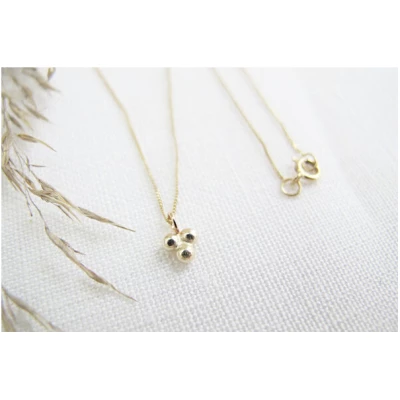 Wild Fawn Jewellery Halskette Gold - Delicate triple dot necklace - 9ct yellow gold