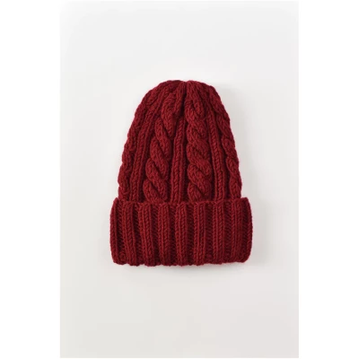 Cable Knit Beanie in Burgundy