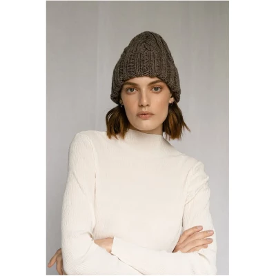 Cable Knit Beanie in Light Brown