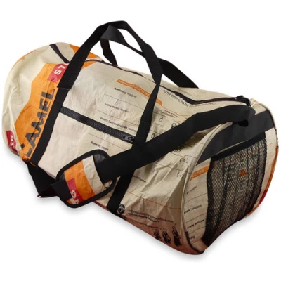 Upcycling Deluxe Sporttasche Kayo XL aus Zement-/ Fischfutter-/ Reissack