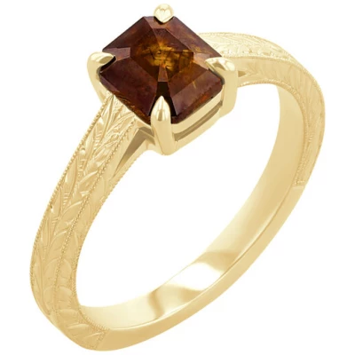 Eppi Von Hand gravierter Ring mit einem Salt and Pepper Diamanten in Emeraldschliff Arlena