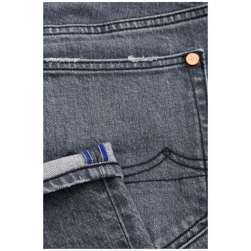 Kings Of Indigo Slim-Fit Jeans aus Recycling und Bio Baumwolle - John - Carson Flintstone Grey Worn