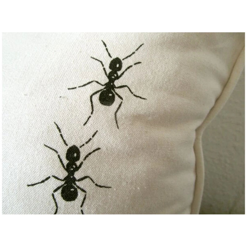 Cherry Bomb Bio Kissenbezug, 45x45 cm, Ameisen, Siebdruck handbedruckt