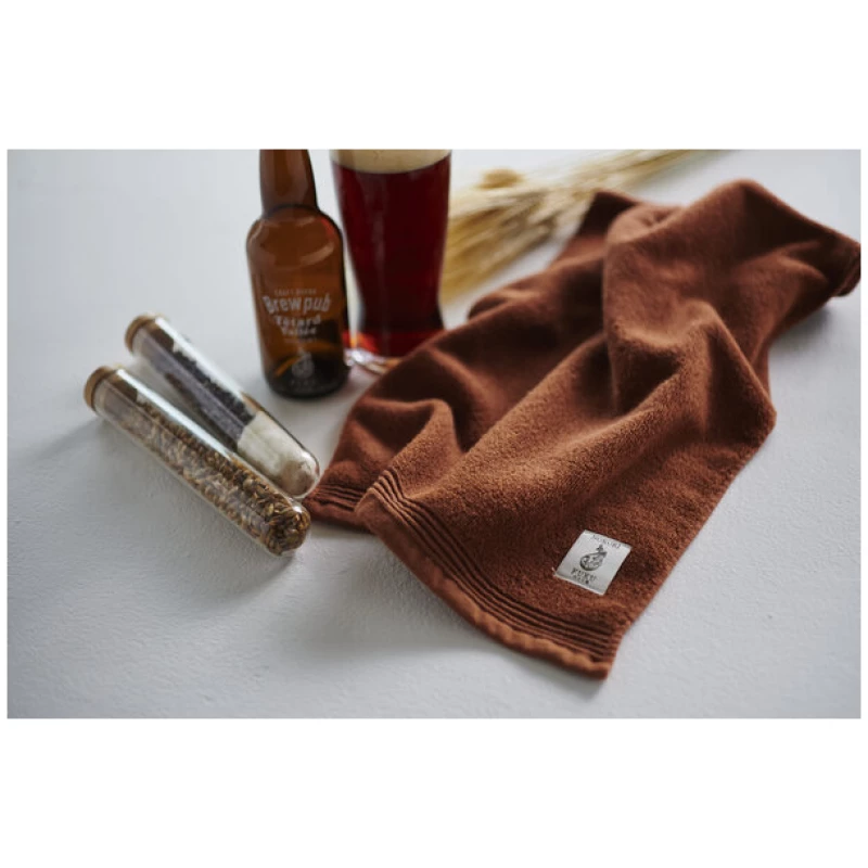 thies 1856 ® veganes Handtuch aus japanischer Biobaumwolle gefärbt mit recycelter Craft Bier Maische