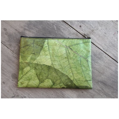 BY COPALA Laptop - Hülle 15" - 16" Zoll aus recycelten Blättern in grün