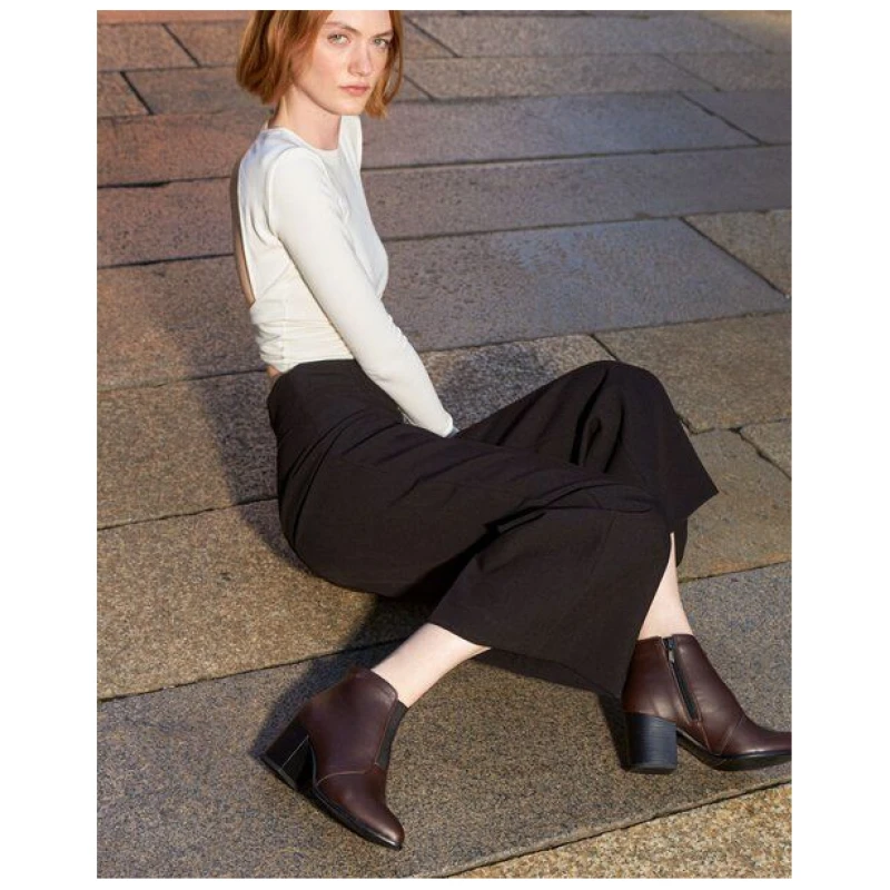 AGAZI HANA plant based ankle boots: chocolate