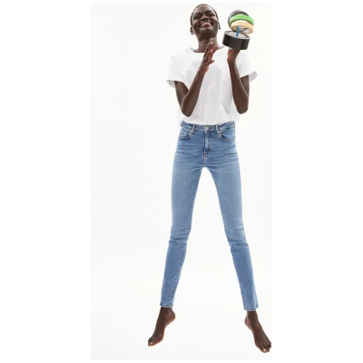 ARMEDANGELS Damen vegan Jeans Tillaa Himmelblau