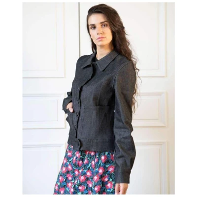 Aatise Schwarze Damen Jeansjacke Zeane aus upgecycelter Baumwolle