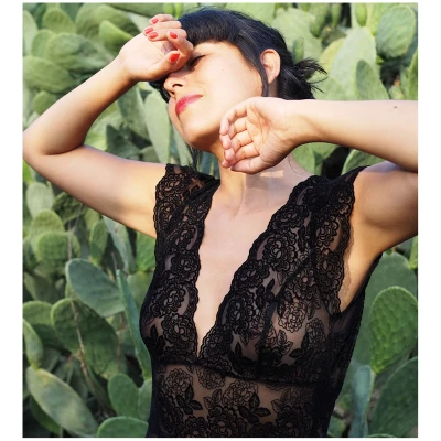 Anekdot Damen vegan Body Amara Schwarzer Samt
