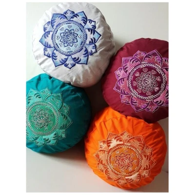BAGHI Meditationskissen rund mit OM Mandala Bestickung