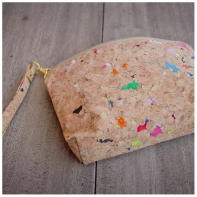 BY COPALA Kleines Täschchen aus buntem Recycling-Kork / Vegan / Kosmetiktasche