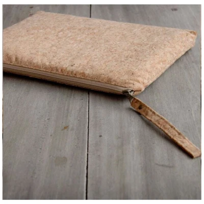 BY COPALA Laptop-Hülle, vegane MacBook Tasche 15 - 16 " Zoll aus Kork , Klassisch - Natur