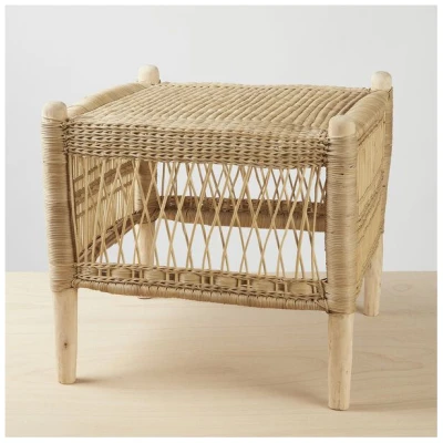 By Native Hocker aus Rattan, fair und nachhaltig handgefertigt in Malawi