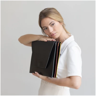CANUSSA Herren vegan Laptop-Hülle Schwarz/Rot