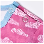 Cheeky Apple Kurzarm-Strampler "Wolken Vintage Rose" aus Bio-Baumwolle