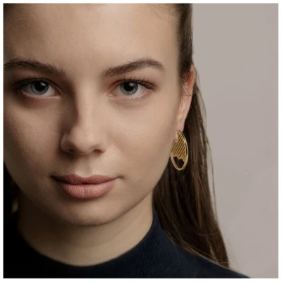 ChristinaPauls Slow jewellery Creole Kamo, groß in Gold und Silber
