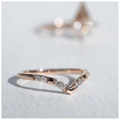 Eppi Ehering in V-Form mit Lab Grown Diamanten Patya