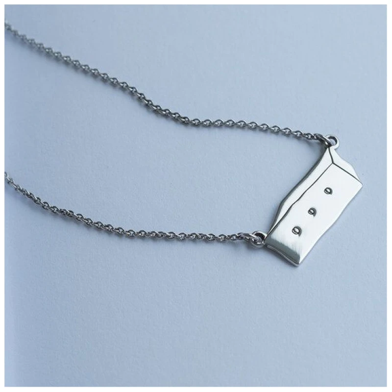 Eppi Kette aus Gold mit einem Kasten Der Kleine Prinz