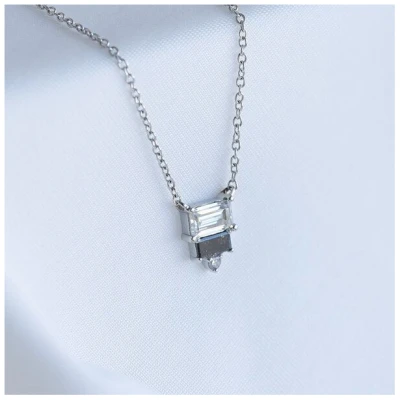 Eppi Kette mit Anhänger mit einem Moissanit und Salt and Pepper Diamanten Ivano