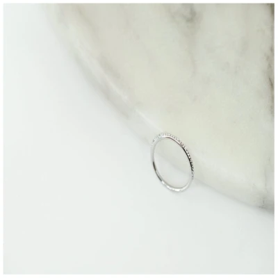 Eppi Minimalistischer Ring mit Diamanten Tess